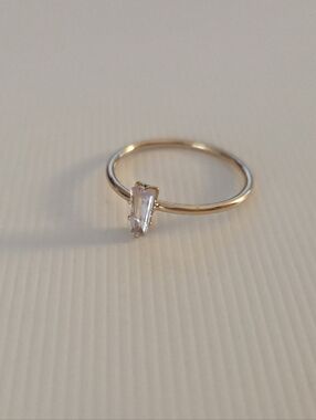 🔷️ Gold Minimalist Baguette Solitaire Ring - Women Jewelry Size 7 NWT